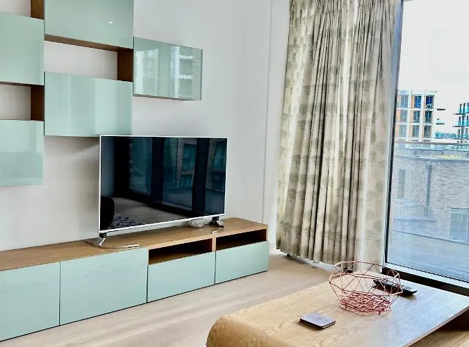 Luxury 2 Bedroom 2 Bathroom Apartment - London City Airport