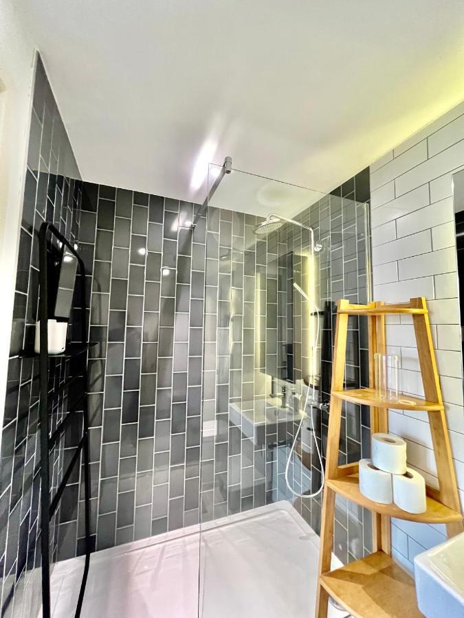 Apartment Luxury 2 Bedroom 2 Bathroom - City Airport London