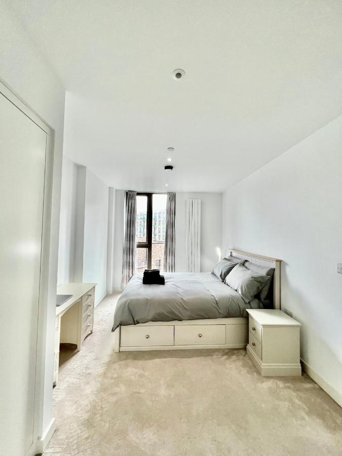 Luxury 2 Bedroom 2 Bathroom - City Airport
