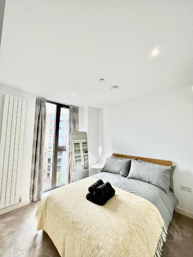 Luxury 2 Bedroom 2 Bathroom - City Airport Apartment *