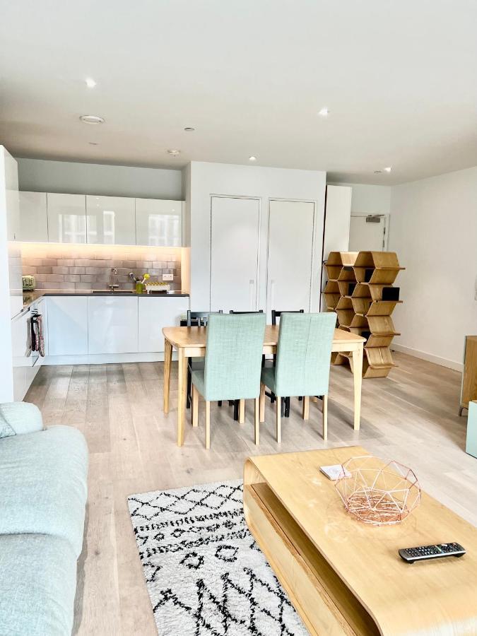 Luxury 2 Bedroom 2 Bathroom - City Airport Apartment