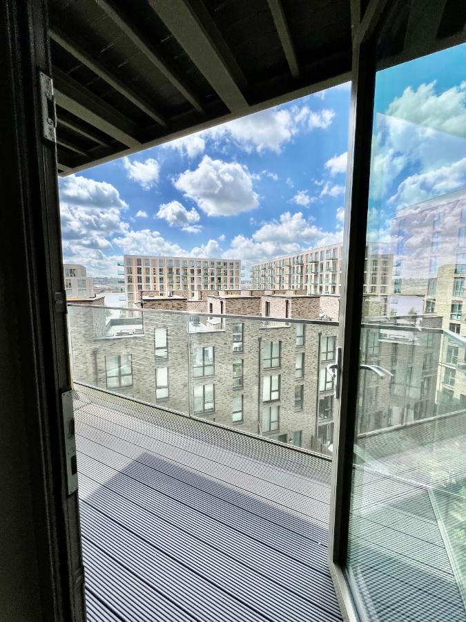 Luxury 2 Bedroom 2 Bathroom - City Airport * London